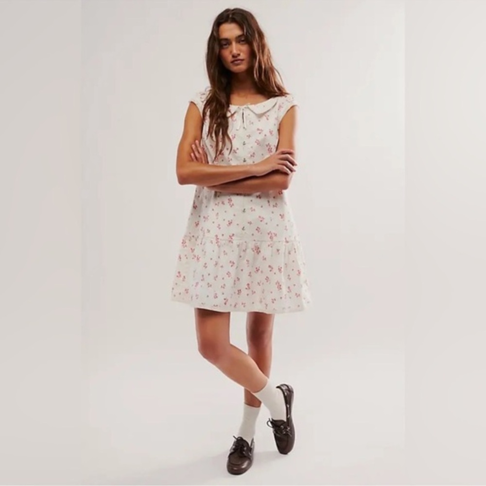 FREE PEOPLE NWOT‎ White Beasley Mini Dress Floral Heart Print Size Small